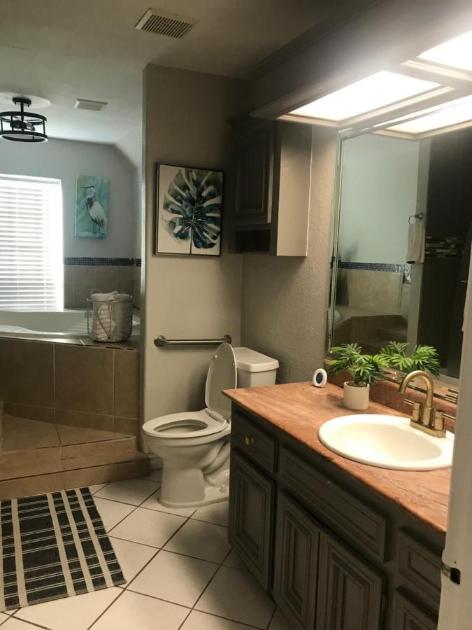Cheerful 4 Bedroom Home With Pool And Bbq Area With 5Th Bedroom Option Brownsville Exterior photo